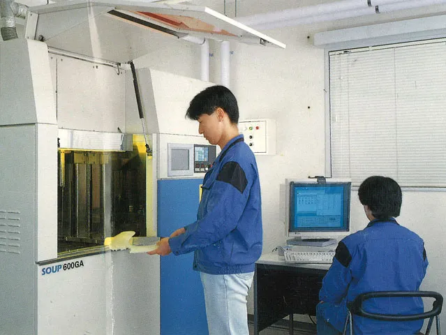 3 次元 CAD と 3D プリンターを導入