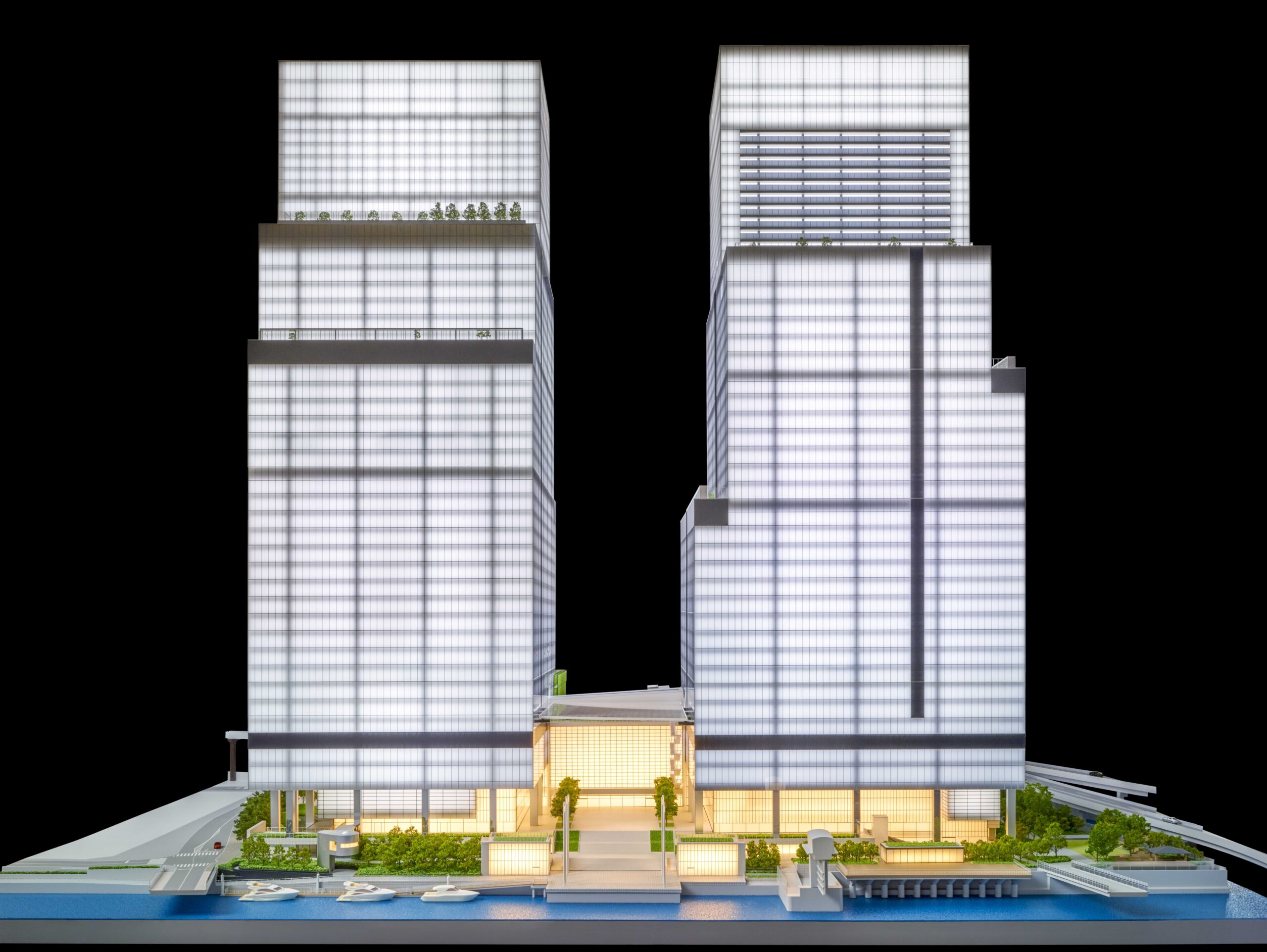 BLUE FRONT SHIBAURA